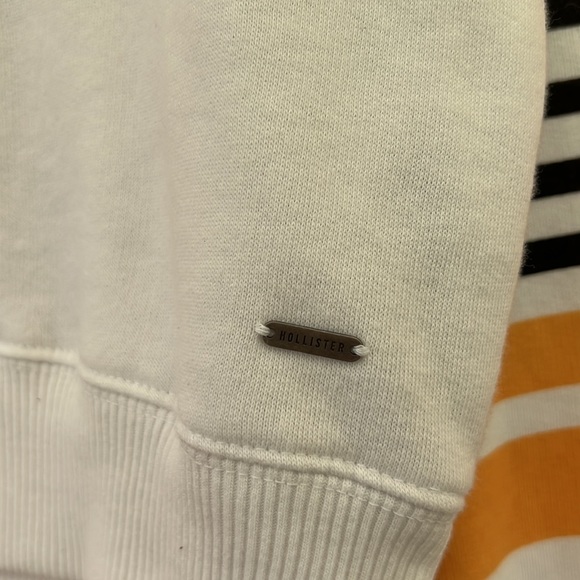 Hollister Sweater - Picture 2 of 5